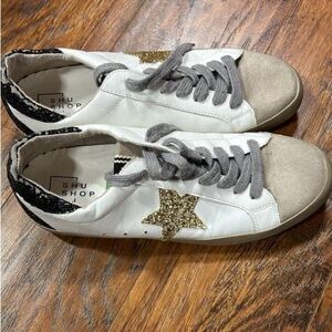 Women’s 10 Shu Shop